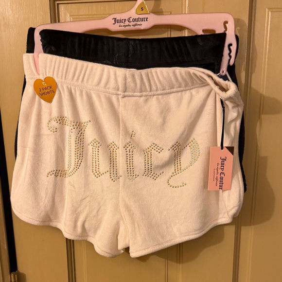Juicy Couture Other - Juicy Couture NWT Sz S Velour Sleepwear Shorts Cream, Black Studded in Cream 2